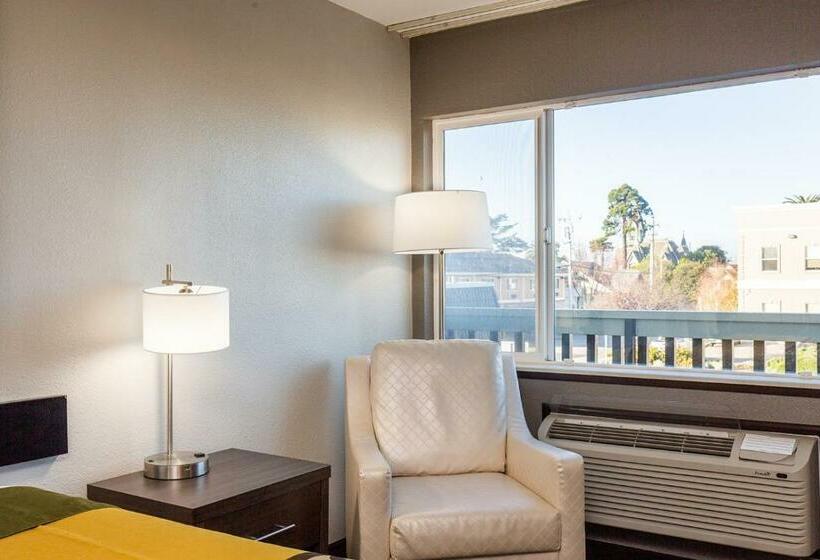 غرفة قياسية سرير كينج, Super 8 By Wyndham Eureka