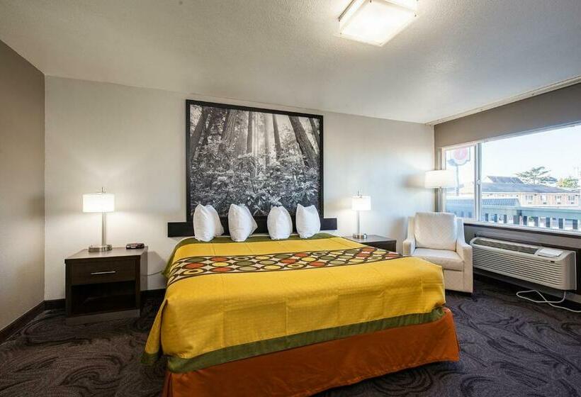 غرفة قياسية سرير كينج, Super 8 By Wyndham Eureka