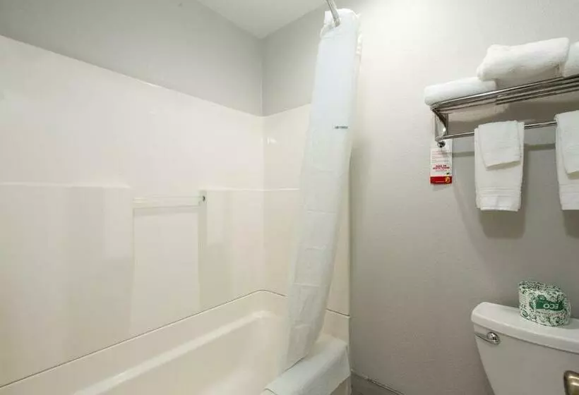 Standard-huone, Super 8 By Wyndham Eureka