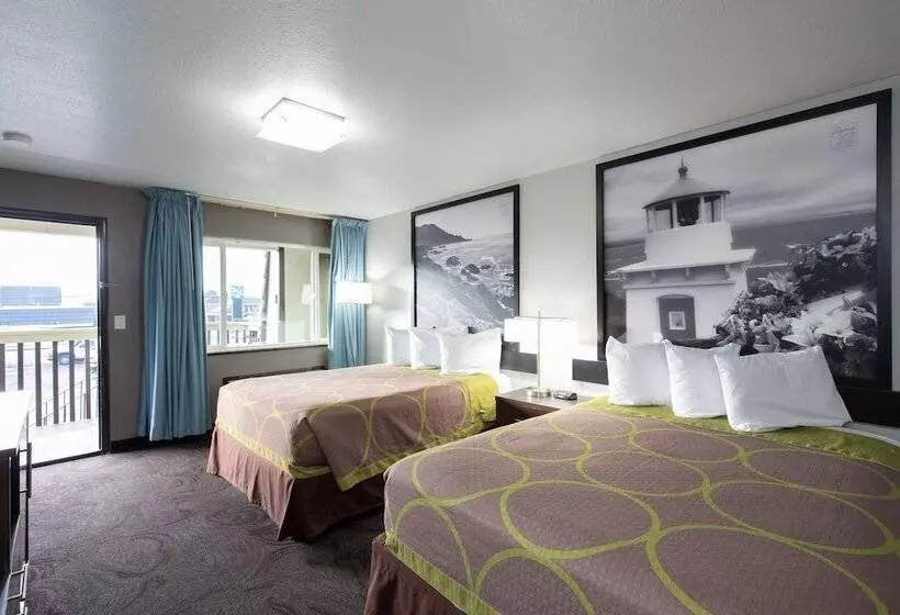 Standard-invahuone, Super 8 By Wyndham Eureka