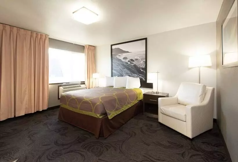 Standard-invahuone Parivuode, Super 8 By Wyndham Eureka