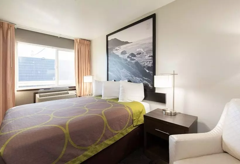 Standard-invahuone Parivuode, Super 8 By Wyndham Eureka