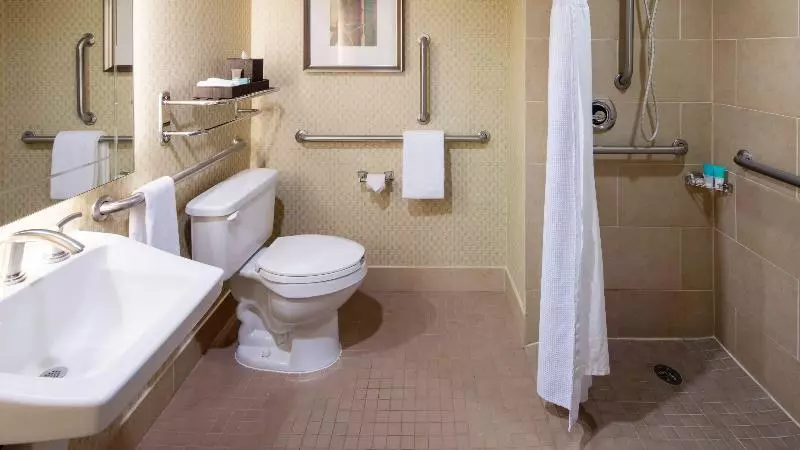 身障者適用キングサイズベッドルーム, Super 8 By Wyndham Fayetteville