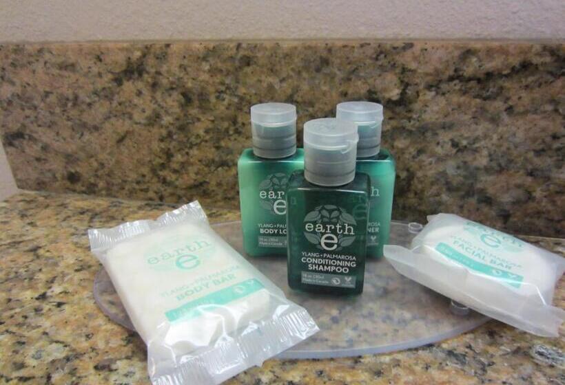 غرفه قياسيه سريرين مزدوجين, Cherry Orchard Inn