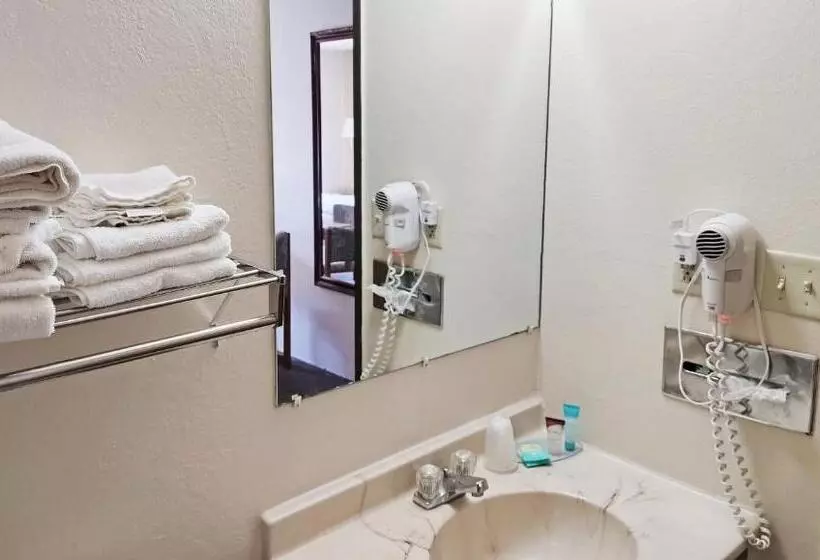 اتاق استاندارد با تخت بزرگ, Magnuson Hotel Ironwood