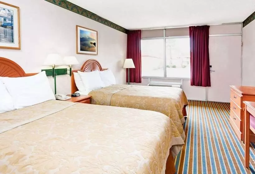 ２ダブルベッドのスタンダードルーム, Magnuson Hotel Jacksonville Downtown