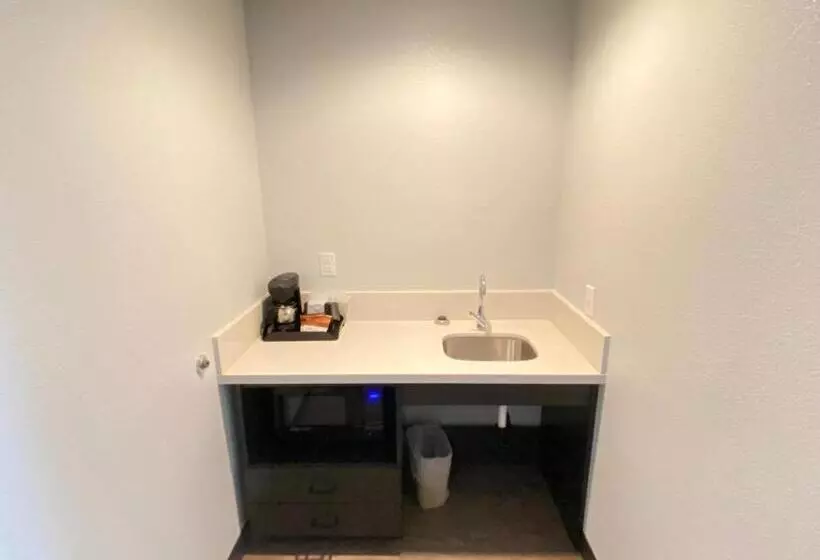 デラックストリプルルーム, Pinetop Studio Suites