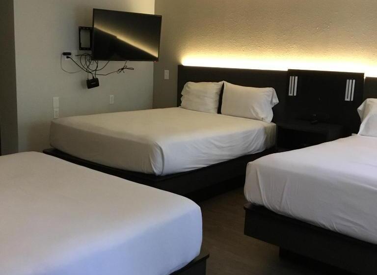 Трехместный Номер Deluxe, Pinetop Studio Suites