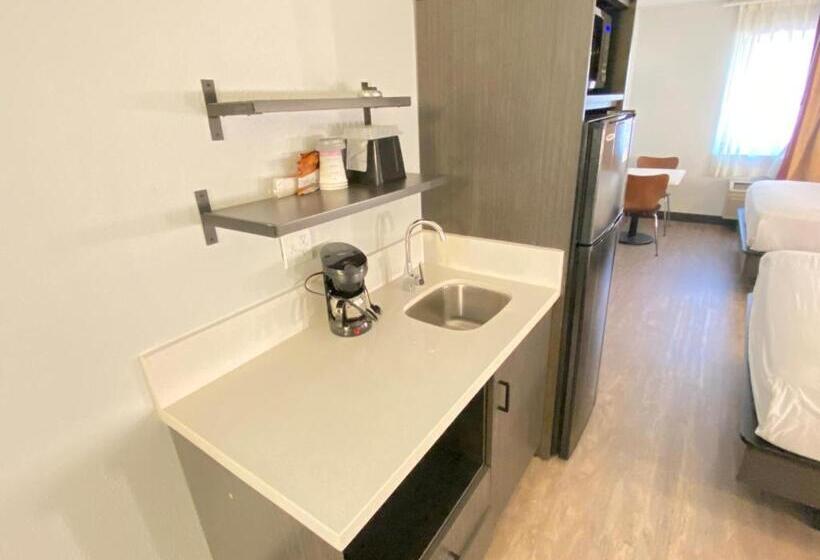 디럭스 룸, Pinetop Studio Suites