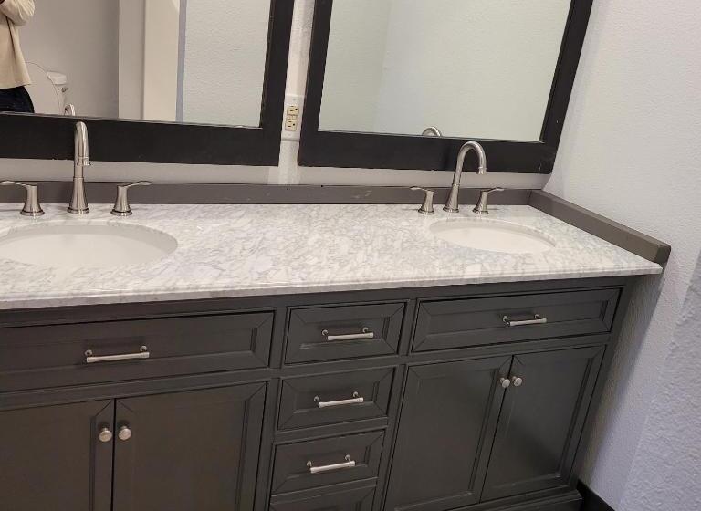 패밀리 스위트, Pinetop Studio Suites