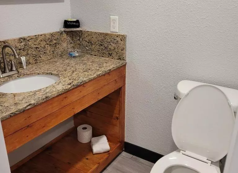 スイート（家族用）, Pinetop Studio Suites