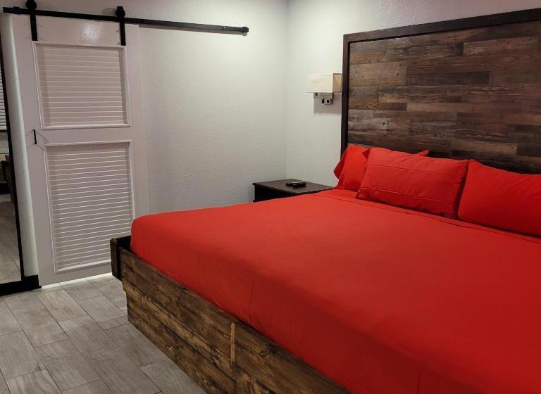 패밀리 스위트, Pinetop Studio Suites