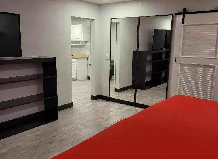 スイート（家族用）, Pinetop Studio Suites