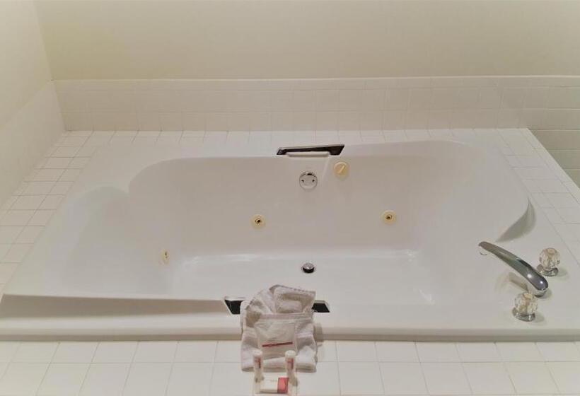 חדר דלוקס עם מיטת קינג, Super 8 By Wyndham Harlingen Tx