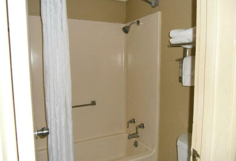 带大床的标准间, Super 8 By Wyndham Lantana West Palm Beach