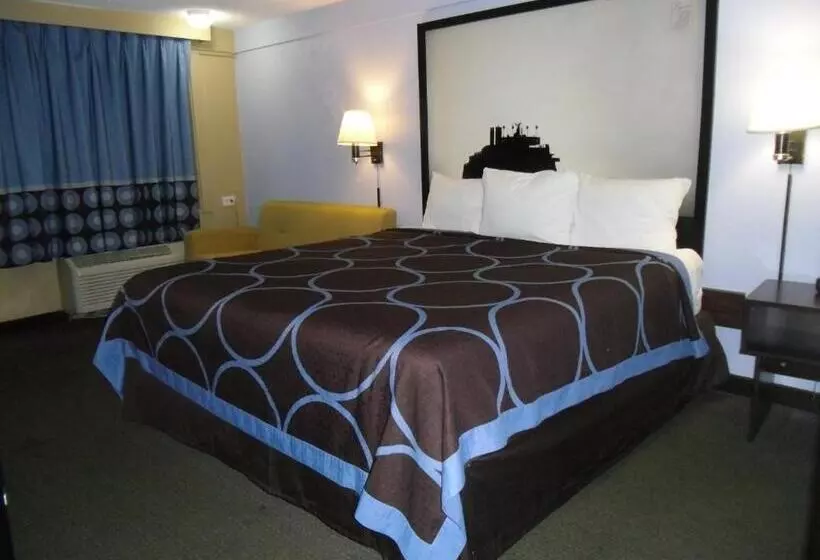 身障者適用キングサイズベッドルーム, Super 8 By Wyndham Lantana West Palm Beach