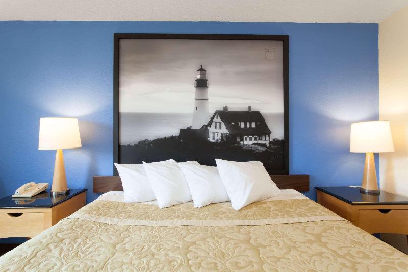 غرفة قياسية سرير كينج, Super 8 By Wyndham Lewiston Auburn Area