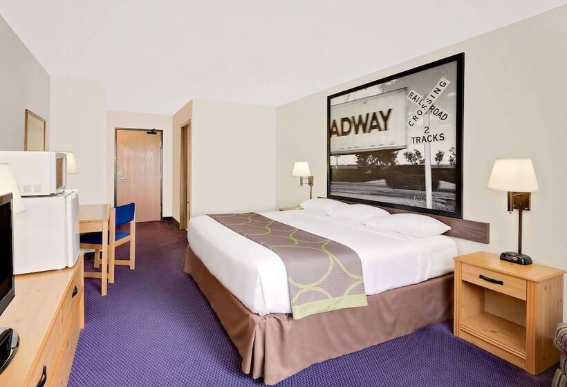 جناح, Super 8 By Wyndham St. James