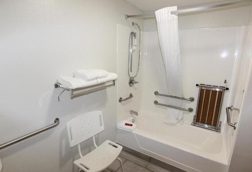 适合残疾人士使用的带超级大床的标准间, Surestay Hotel By Best Western Manchester