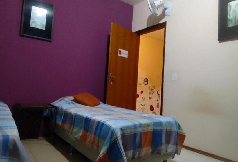 Quarto Triplo Estandar com Sacada, Hospedagem Maria Joana