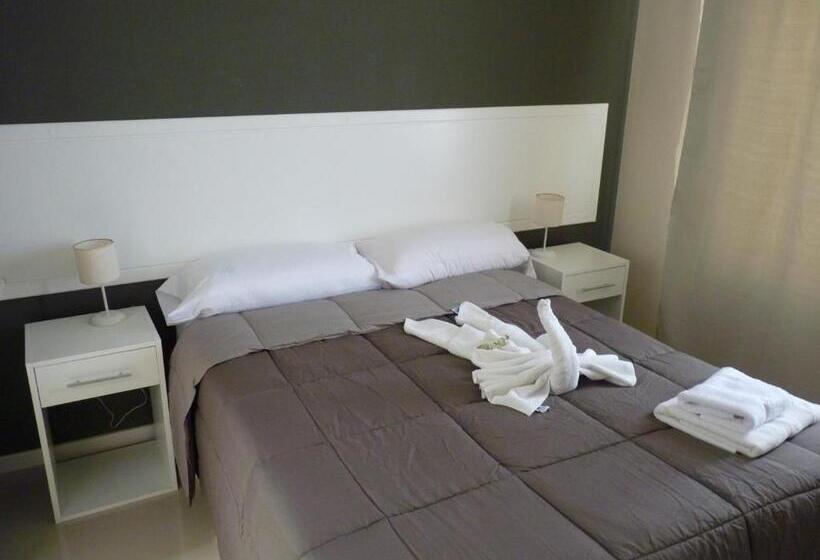 수피리어 싱글 룸, Bender