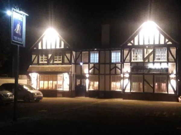 １階の１ベッドルームアパートメント, Bell Inn