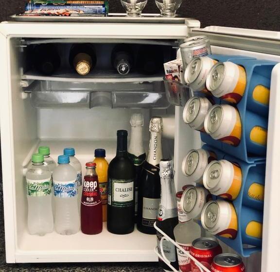 带大床的套房, Motel Anonimus