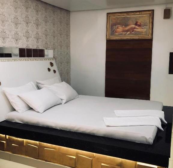디럭스 룸, Motel Anonimus
