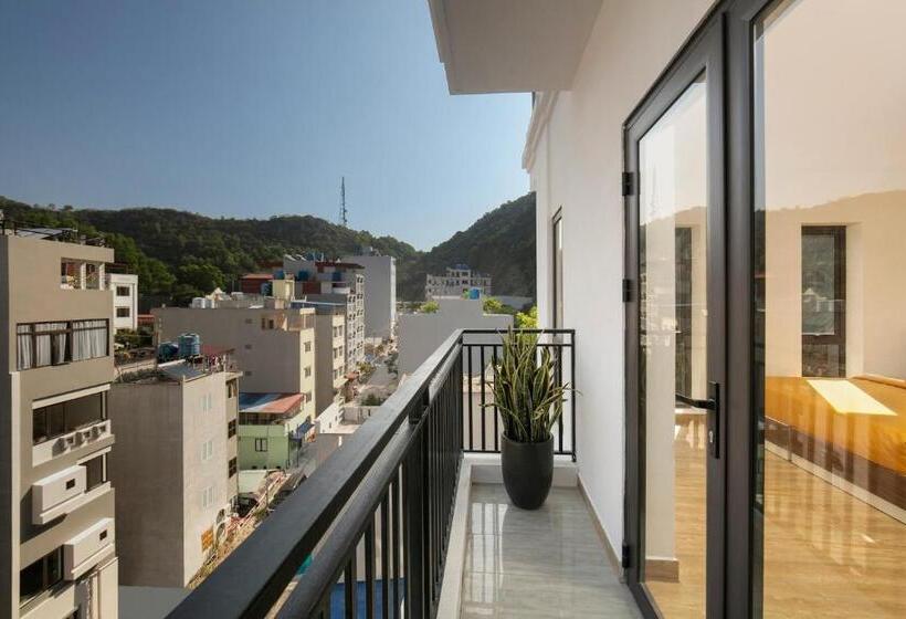 اتاق لوکس با بالکن, Cocoon Inn Cat Ba