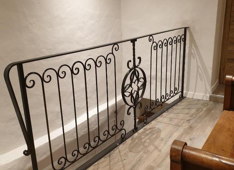 Standardrum King Size Säng, Mas De Reilhanette