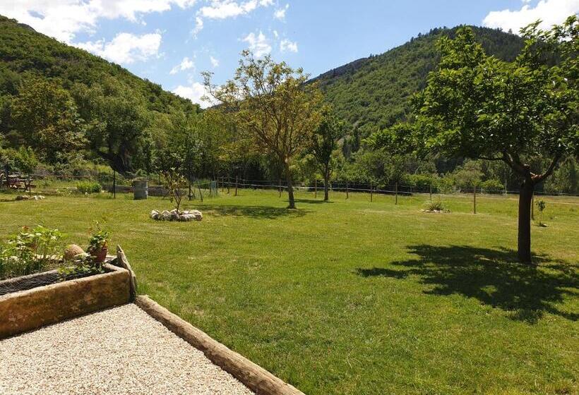 Standard room with outdoor bath, Mas De Reilhanette