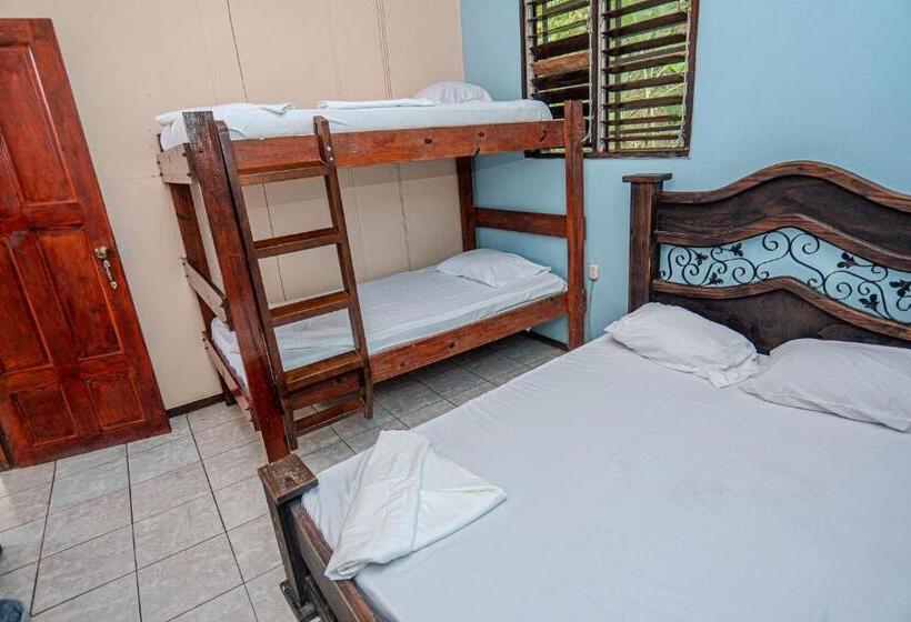 Семейный Номер Совместный Санузел, Costa Linda Art Hostel