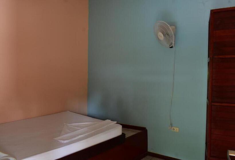 バス共有のスタンダードルーム, Costa Linda Art Hostel