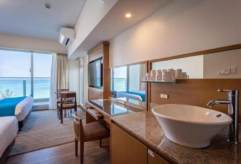 Sviitti, Kariyushi Lch. Resort