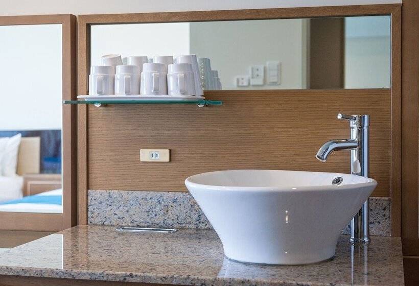 סוויטה, Kariyushi Lch. Resort