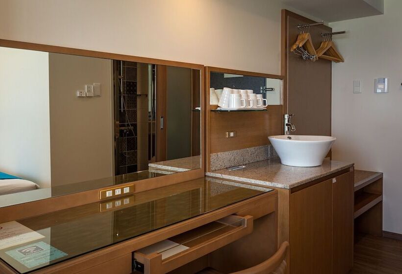 סוויטה, Kariyushi Lch. Resort