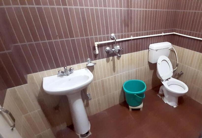 Quarto Estandar, Qube House Bnb