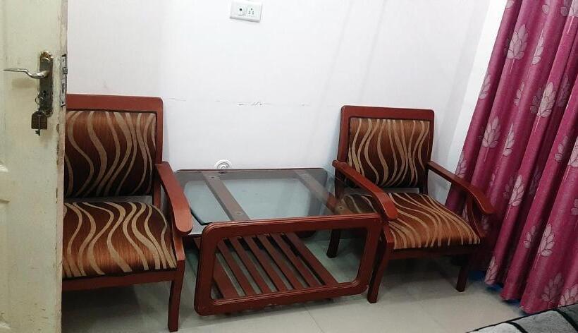 Quarto Estandar, Qube House Bnb