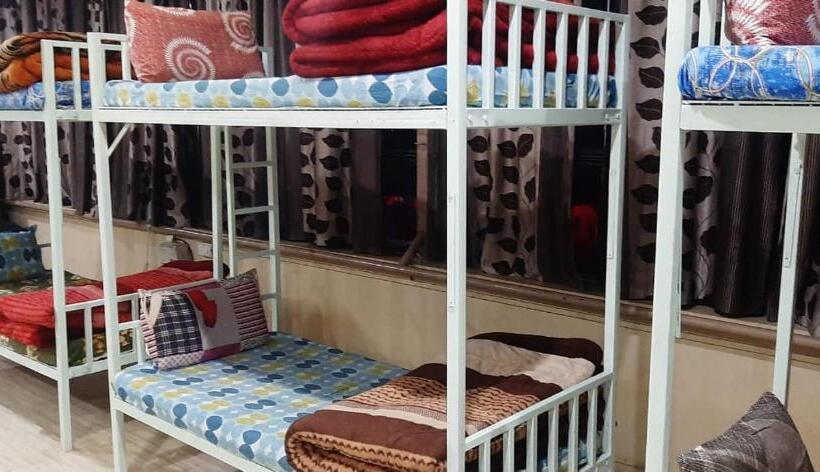 Cama em Quarto Compartilhado, Qube House Bnb