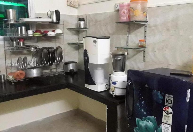 Estúdio Familiar, Qube House Bnb