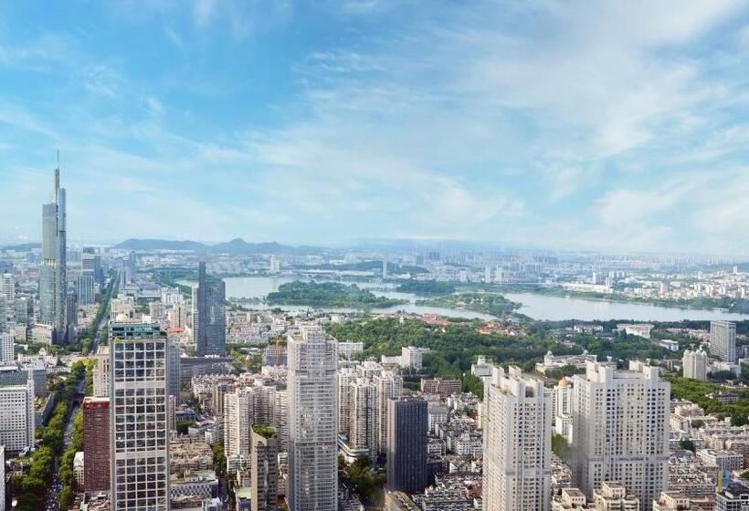 Клубный номер с видом на озеро, The Ritzcarlton, Nanjing
