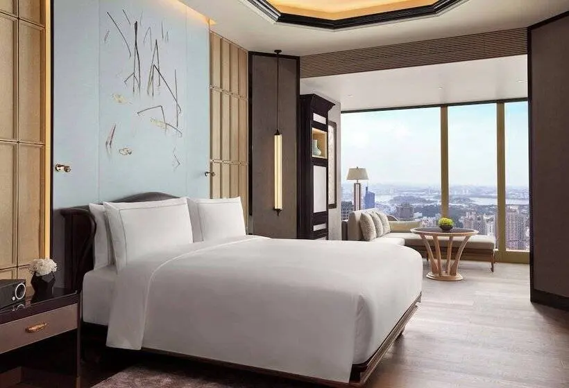 湖の見えるクラブルーム, The Ritzcarlton, Nanjing