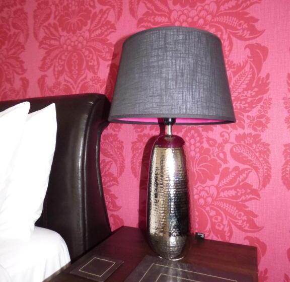 스탠다드 룸 킹사이즈 침대, The Cross Guest House