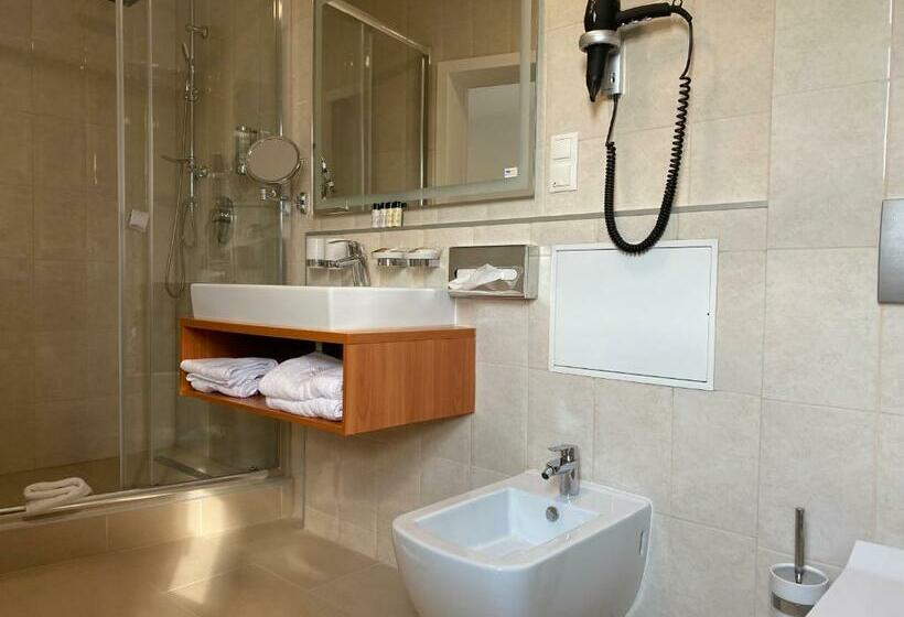 סוויטה, Villa Elsa