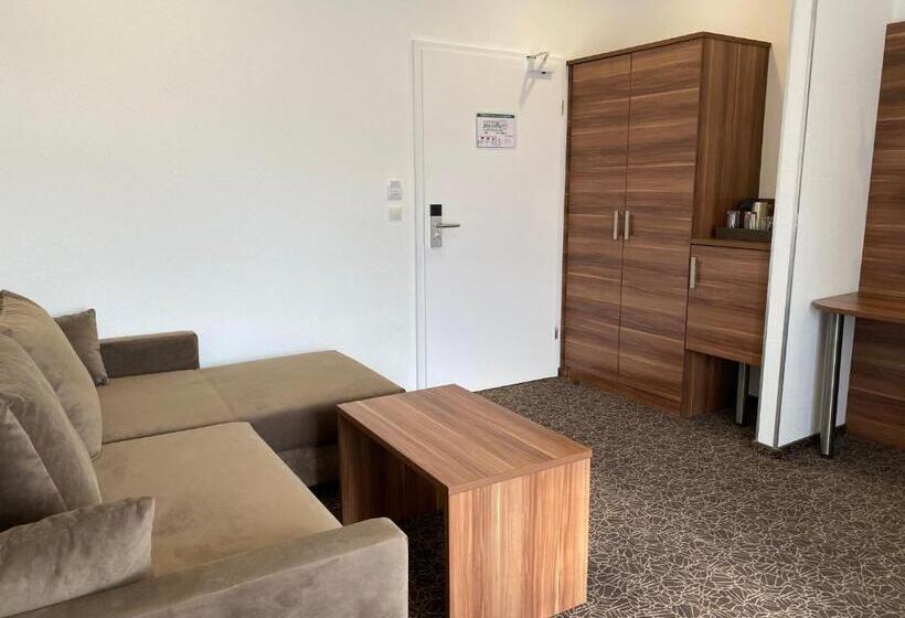 جناح, Villa Elsa