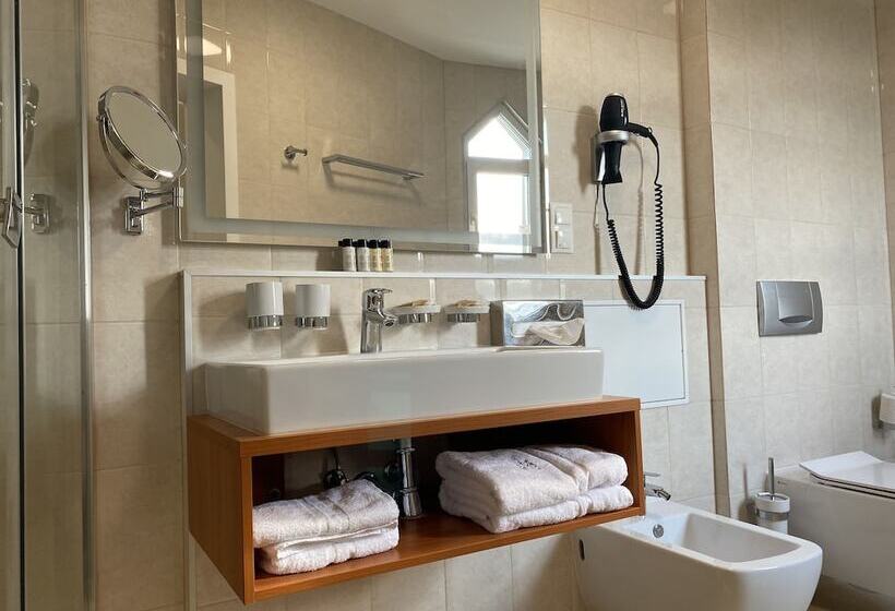 סוויטה, Villa Elsa