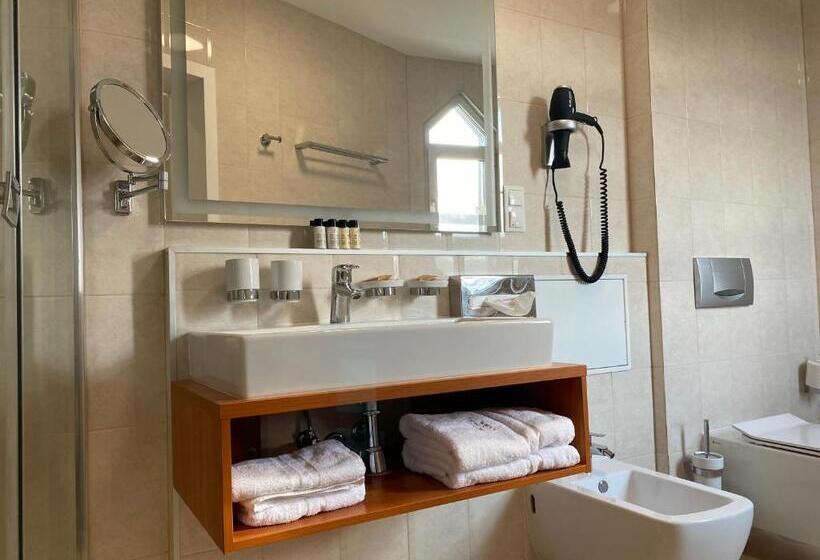 סוויטה, Villa Elsa