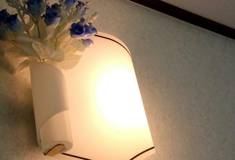 اتاق استاندارد با سرویس بهداشتی مشترک, Bellbird