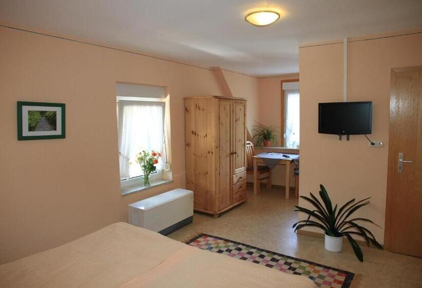 غرفة قياسية, Ferienweingut Serwaziwein