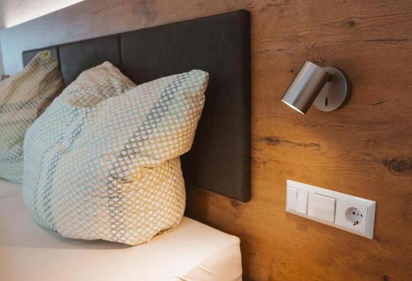 غرفة قياسية, Ferienweingut Serwaziwein